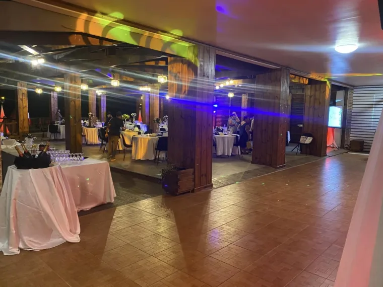 Restaurant avec salle de réception pour évènements communion et baptême à Sainte-Marie, Sainte-Marie, Domaine des Citronnelles